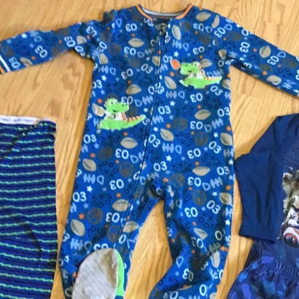 Boys pj lot size 5 - Picture 5 of 14